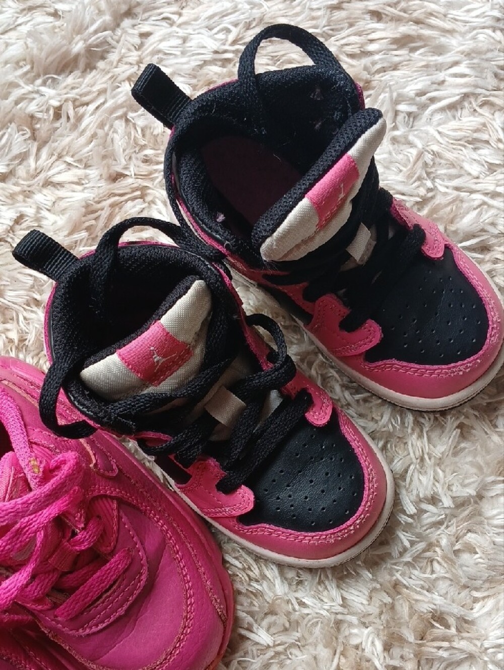 Toddler Girls Nike Sneaker Lot - Jordan 1 Mid & Air Max Pink Black Size 6 - Picture 7 of 9